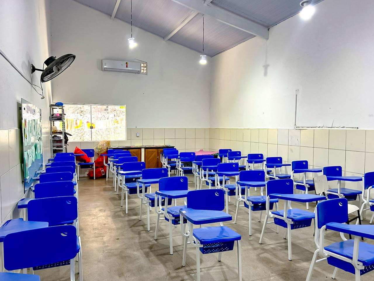 Escola Municipal Antônio Osório Batista, no Cambolo, recebe reforma completa e ganha quadra com grama sintética 5