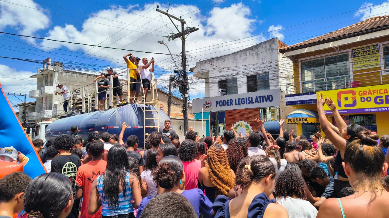 Itagimirim celebra o Dia das Crianças com muita diversão e alegria na praça principal da cidade 9