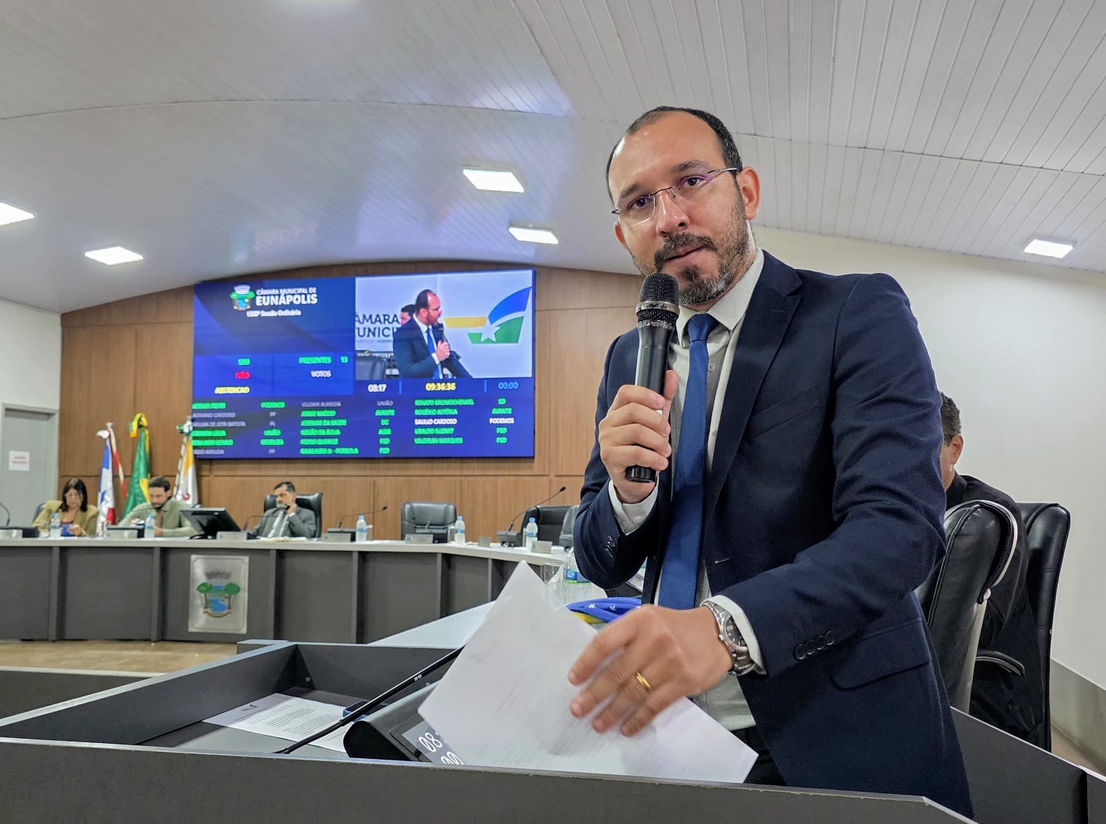 Vereadores aprovam projeto que amplia transparência e cria Fila Zero no SUS em Eunápolis 5