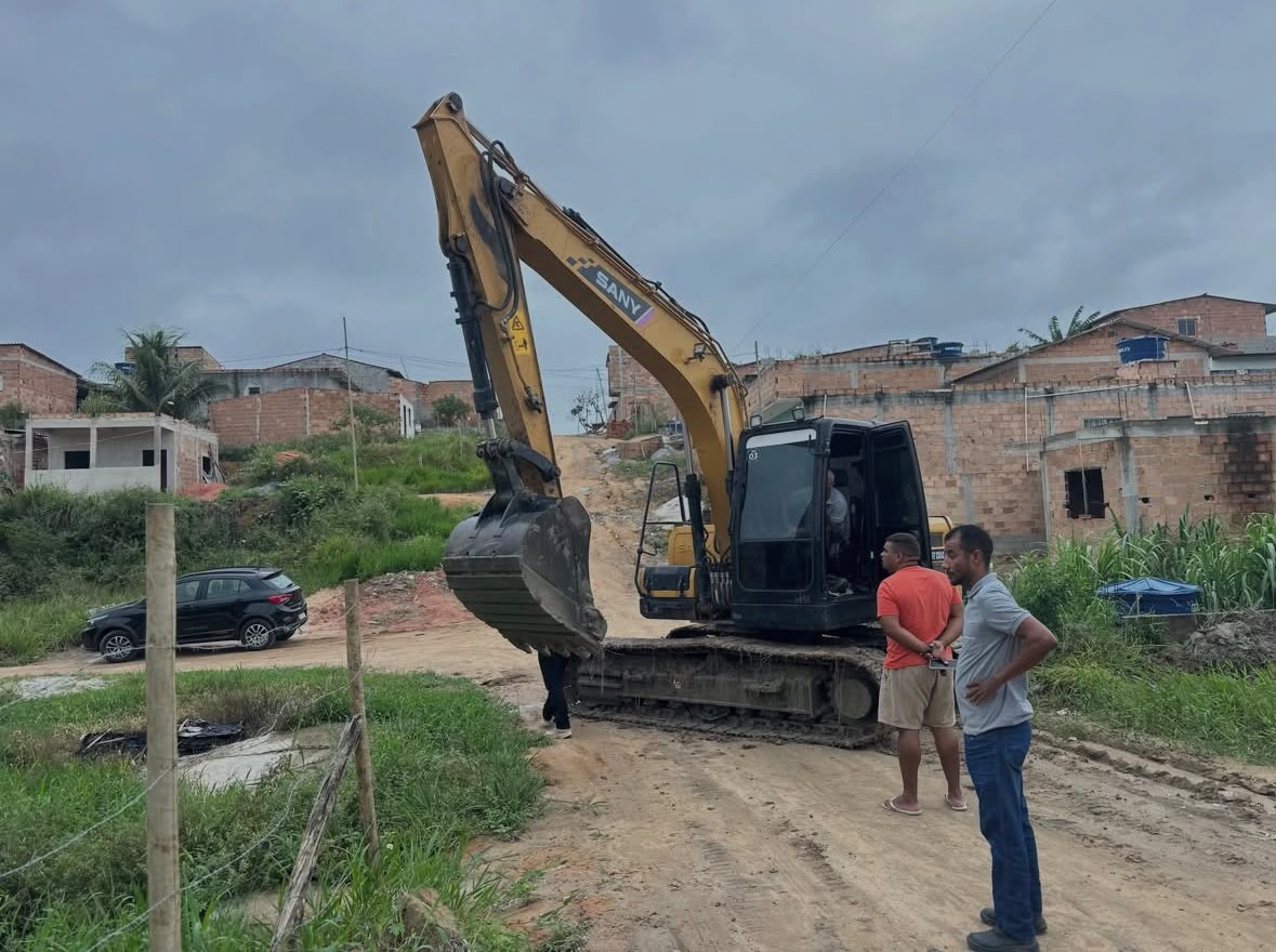 Prefeitura de Porto Seguro realiza limpeza preventiva no Alto do Vilas para reduzir riscos de alagamentos 5