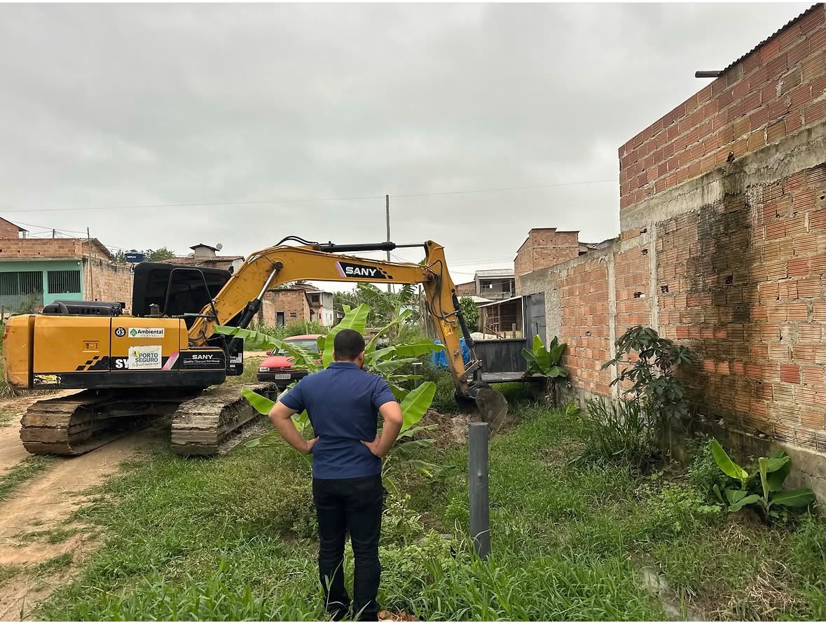Prefeitura de Porto Seguro realiza limpeza preventiva no Alto do Vilas para reduzir riscos de alagamentos 6