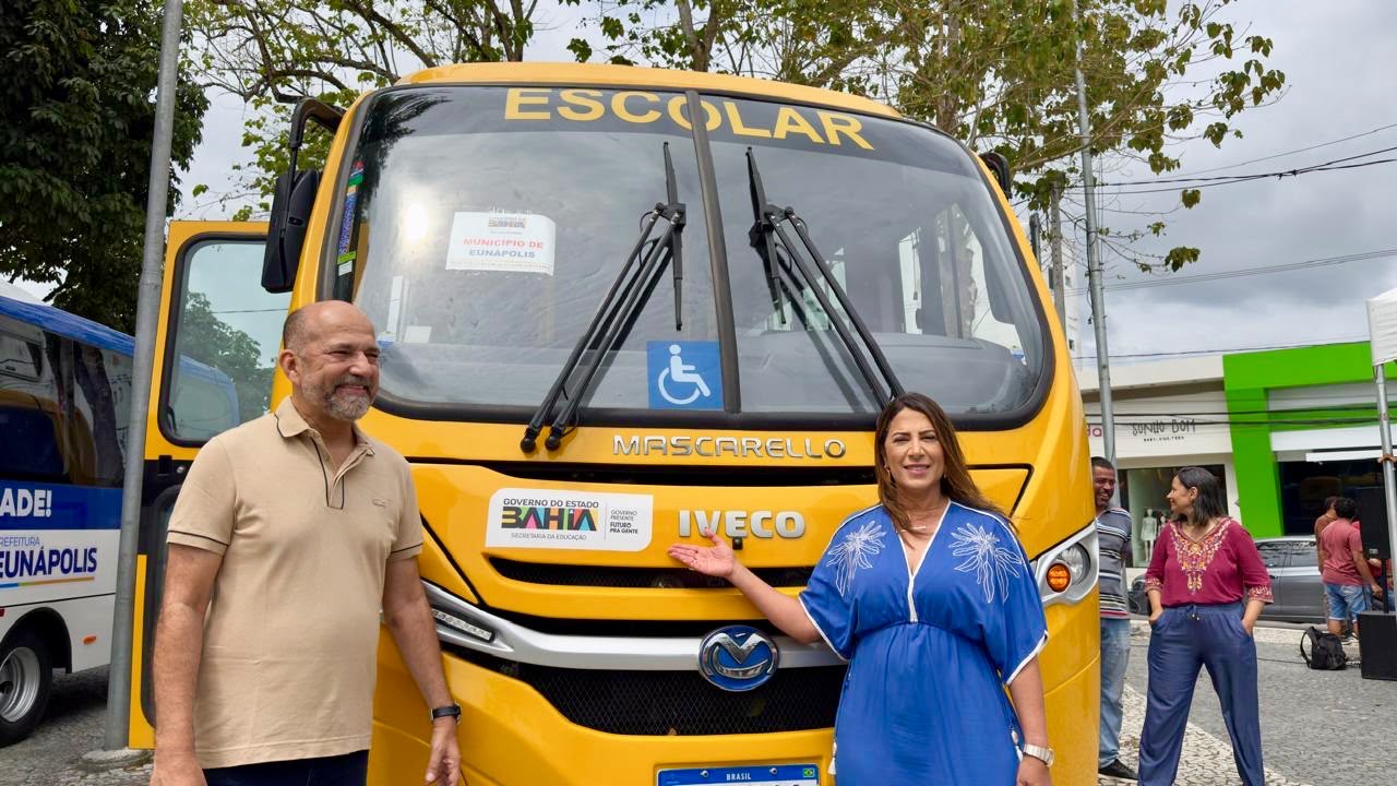 Prefeitura de Eunápolis entrega sete novos veículos para a Saúde, Educação, Assistência Social e Serviços Públicos 9