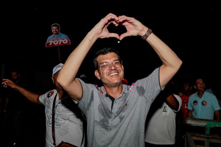 Jânio Júnior é eleito e conquista primeiro mandato como deputado estadual na Bahia Jânio Júnior é eleito e conquista primeiro mandato como deputado estadual na Bahia 120